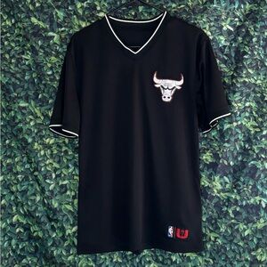 Chicago Bulls V Neck T Shirt.
